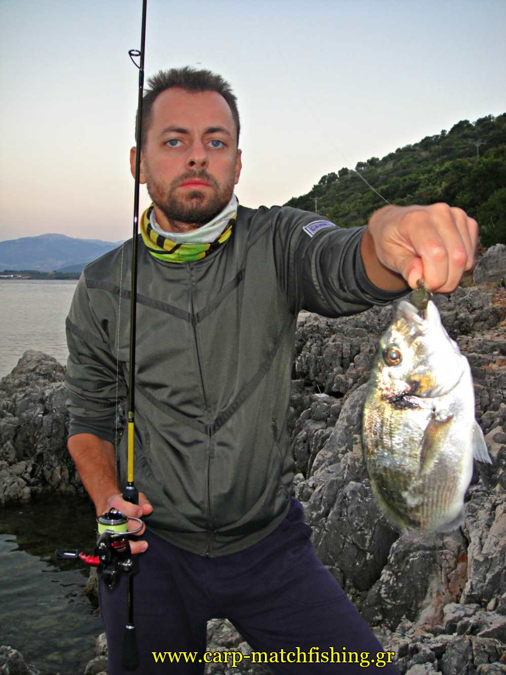 lrf-light-rock-fishing-var-tsipoura-crab-carpmatchfishing